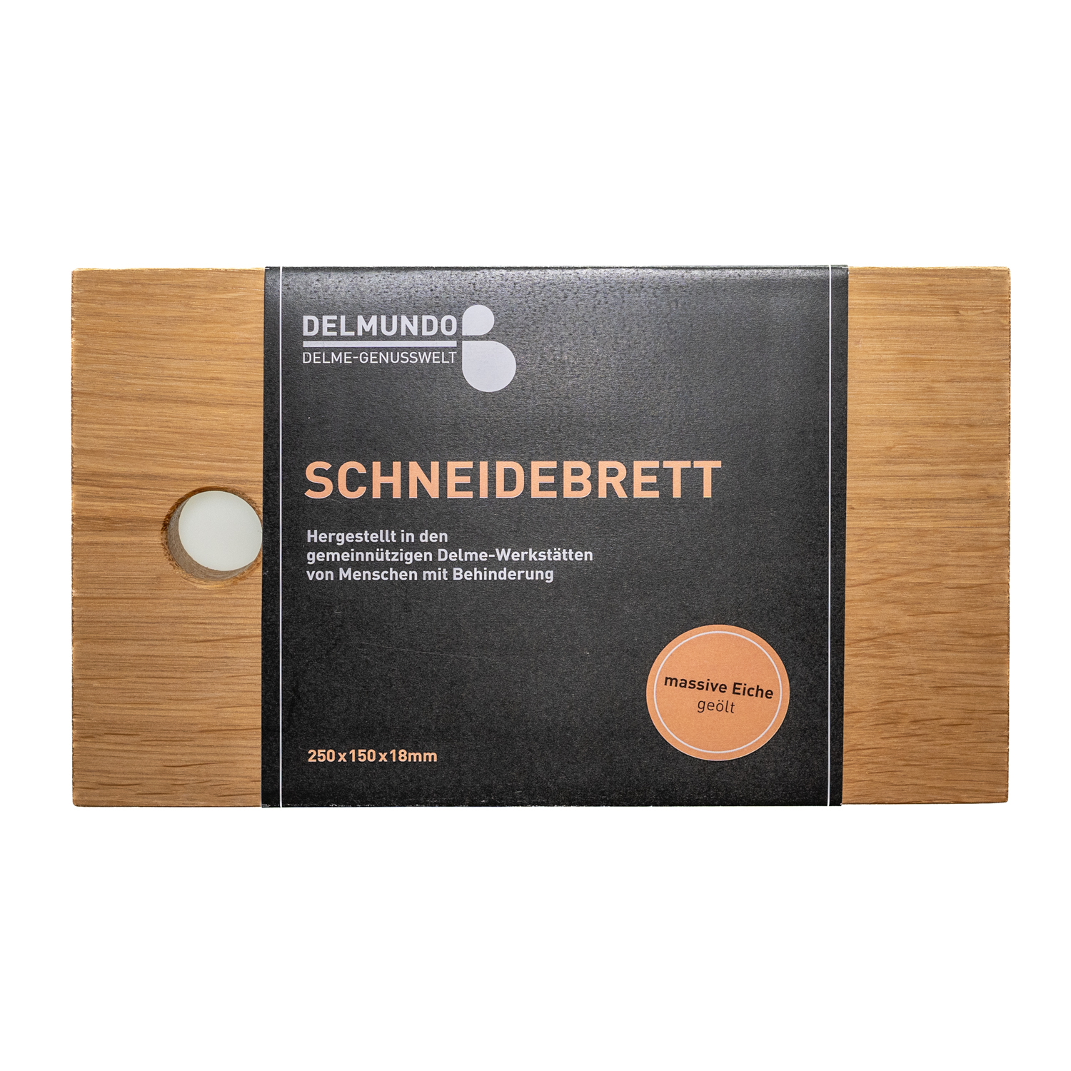 Schneidebrett aus Eiche. Ca. 2cm vom rechten Rand (kurze Seite) entfernt und mittig zwischen den beiden Rändern der lagen Seite befindet sich ein Loch zum Aufhängen des Schneidebretts.